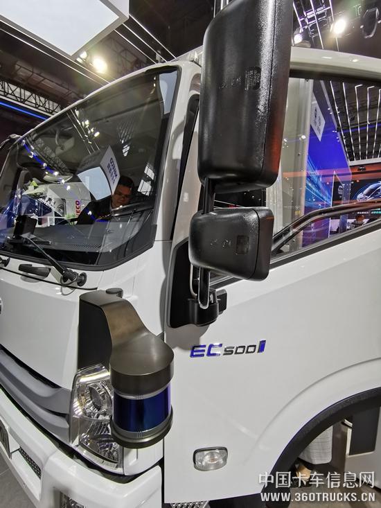 跃进EC500i智能城市物流车集众多高新科技于一身。.jpg
